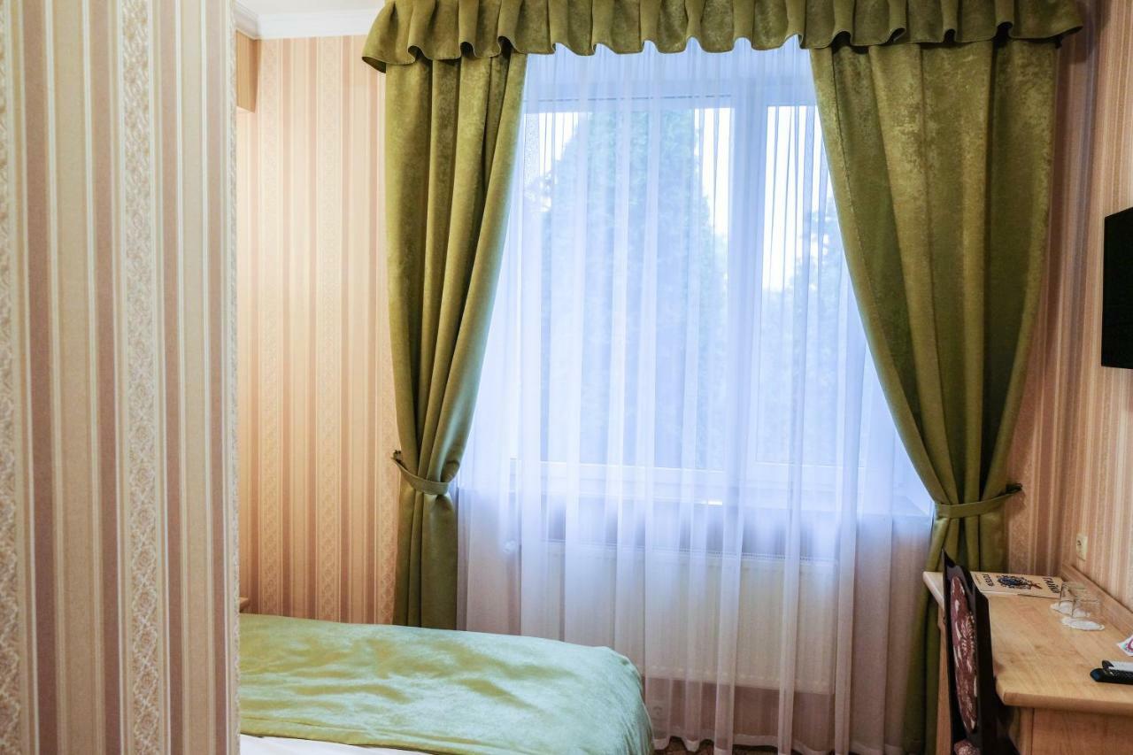 Оздоровчий Комплекс Гайки Заїзд Провулок Сухий Яр 12 Hotel Jitomir Exterior foto